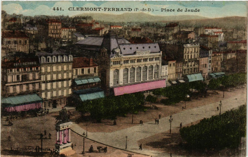 Carte postale ancienne Clermont-Ferrand Place de Jaude à Clermont-Ferrand