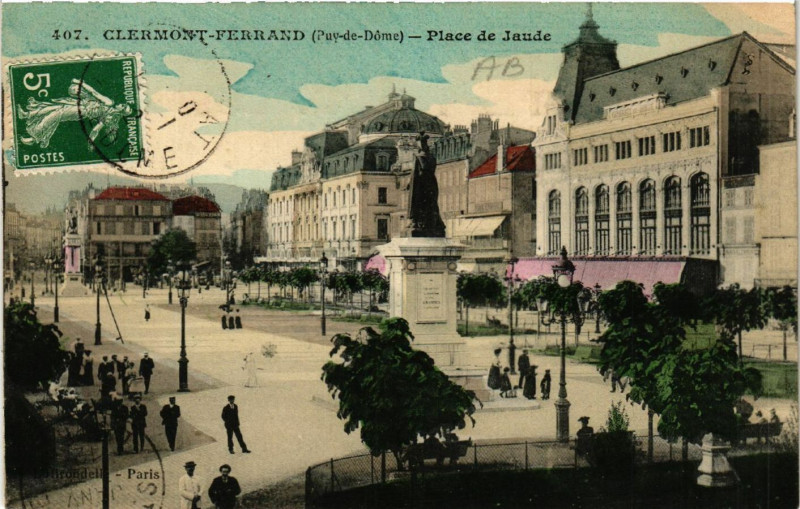 Carte postale ancienne Clermont-Ferrand Place de Jaude à Clermont-Ferrand