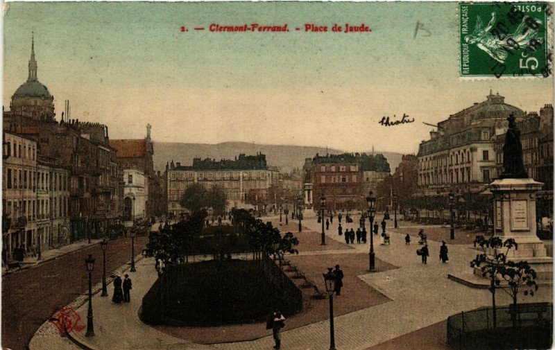 Carte postale ancienne Clermont-Ferrand Place de Jaude à Clermont-Ferrand