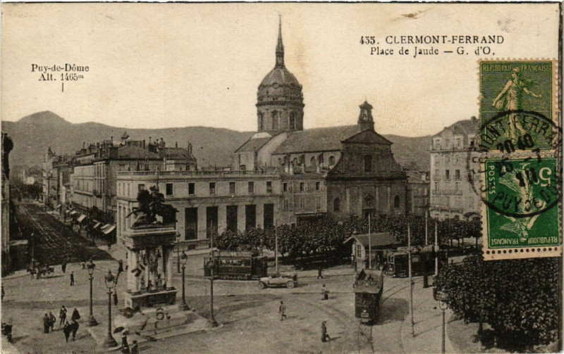 Carte postale ancienne Clermont-Ferrand Place de Jaude à Clermont-Ferrand