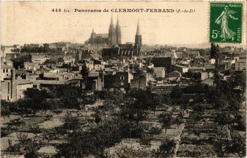Carte postale ancienne Clermont-Ferrand Panorama à Clermont-Ferrand