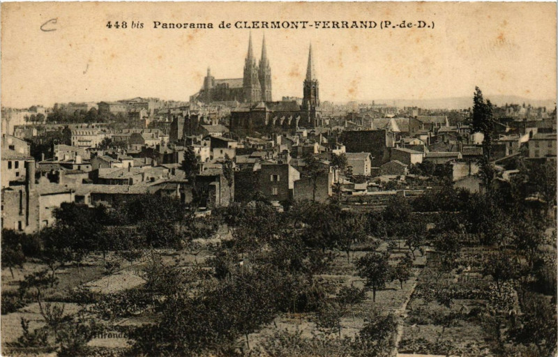 Carte postale ancienne Clermont-Ferrand Panorama à Clermont-Ferrand