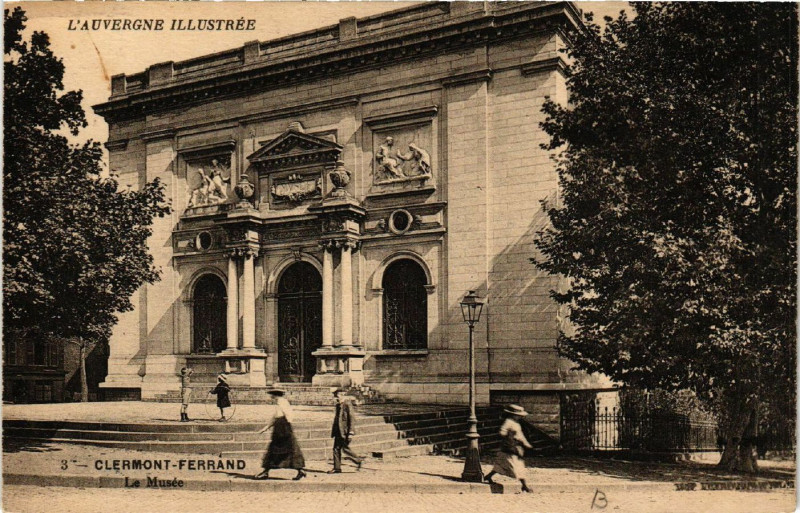 Carte postale ancienne Clermont-Ferrand Le Musée à Clermont-Ferrand