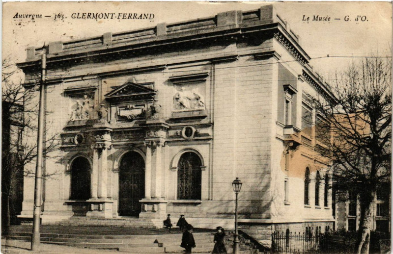 Carte postale ancienne Clermont-Ferrand Le Musée à Clermont-Ferrand