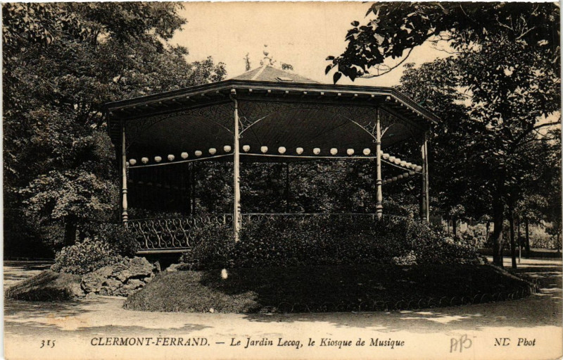 Carte postale ancienne Clermont-Ferrand Le Jardin Lecoq Le Kiosque de la Musique à Clermont-Ferrand