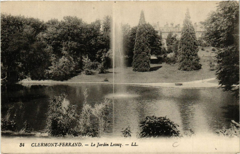 Carte postale ancienne Clermont-Ferrand Le Jardin Lecoq à Clermont-Ferrand
