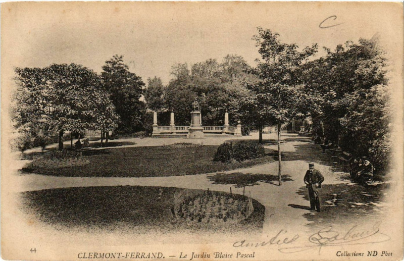 Carte postale ancienne Clermont-Ferrand Le Jardin Blaise Pascal à Clermont-Ferrand