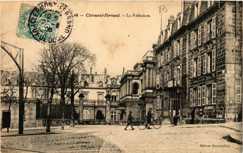 Carte postale ancienne Clermont-Ferrand La Prefecture à Clermont-Ferrand