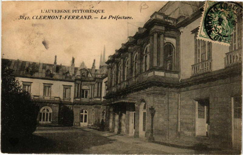 Carte postale ancienne Clermont-Ferrand La Prefecture à Clermont-Ferrand