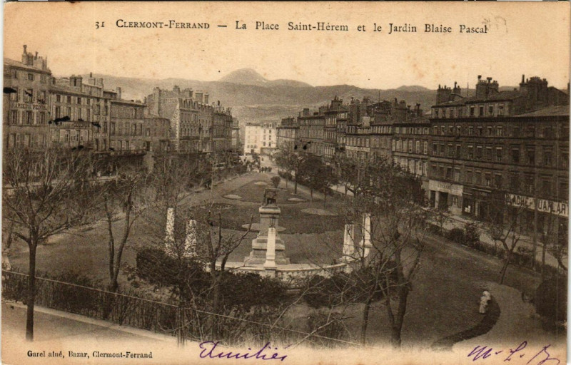 Carte postale ancienne Clermont-Ferrand La Place St-Herem et le Jardin Blaise Pascal à Clermont-Ferrand