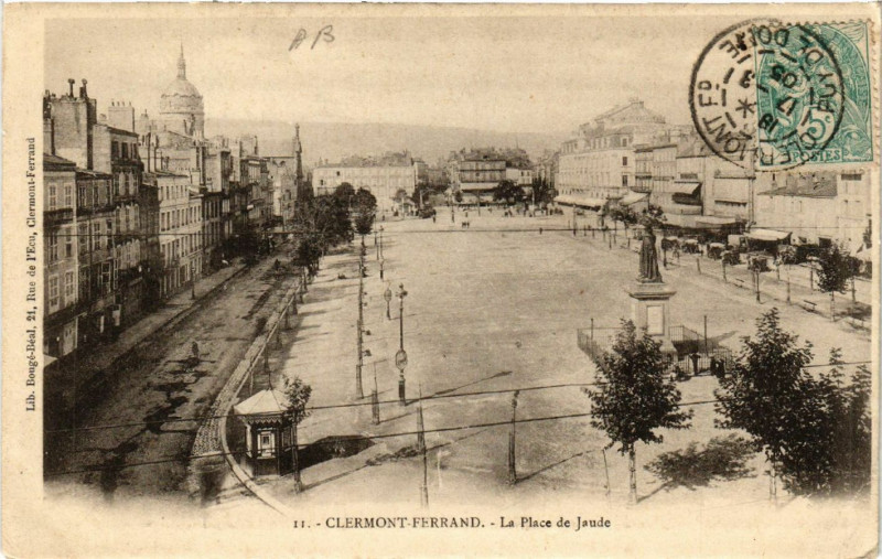 Carte postale ancienne Clermont-Ferrand La Place de Jaude à Clermont-Ferrand