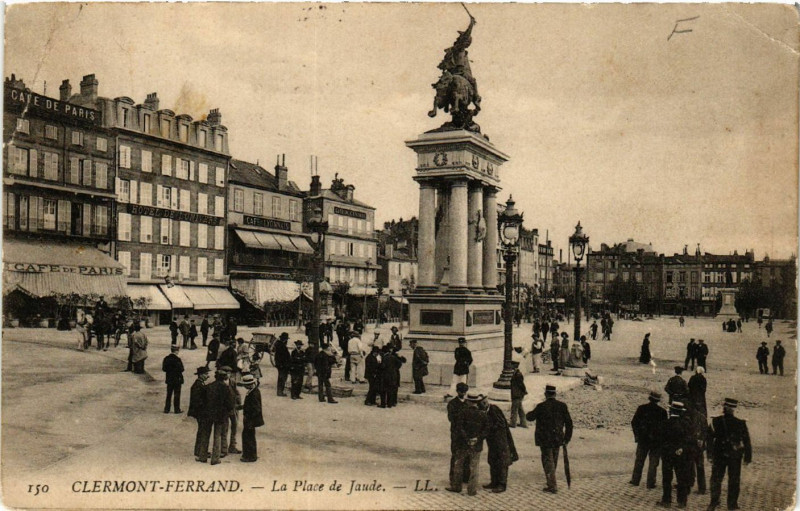 Carte postale ancienne Clermont-Ferrand La Place de Jaude à Clermont-Ferrand
