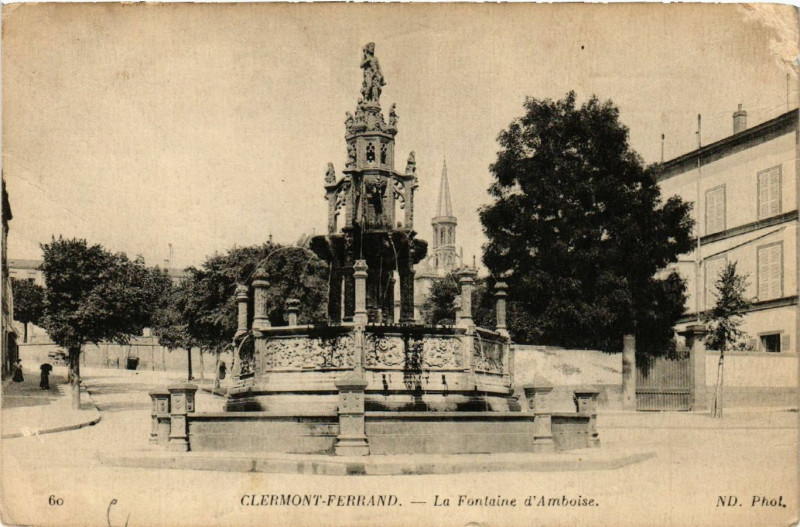 Carte postale ancienne Clermont-Ferrand la Fontaine d'Amboise à Clermont-Ferrand