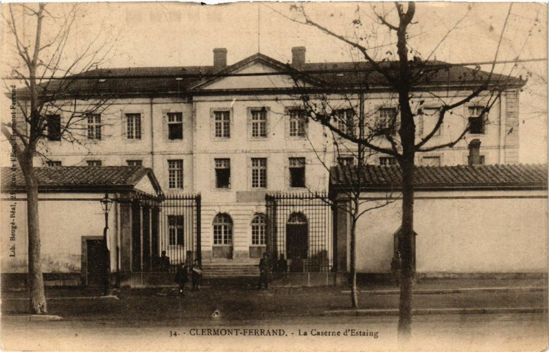 Carte postale ancienne Clermont-Ferrand La Caserne d'Estaing ` à Clermont-Ferrand