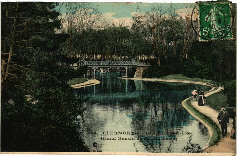 Carte postale ancienne Clermont-Ferrand Grand Bassin du Jardin Lecoq à Clermont-Ferrand
