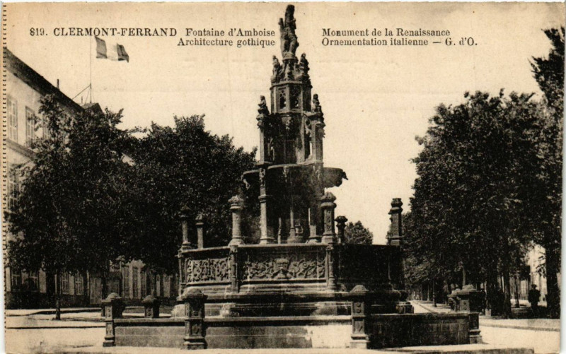 Carte postale ancienne Clermont-Ferrand Fontaine d'Amboise Monumnet de la Renaissance à Clermont-Ferrand