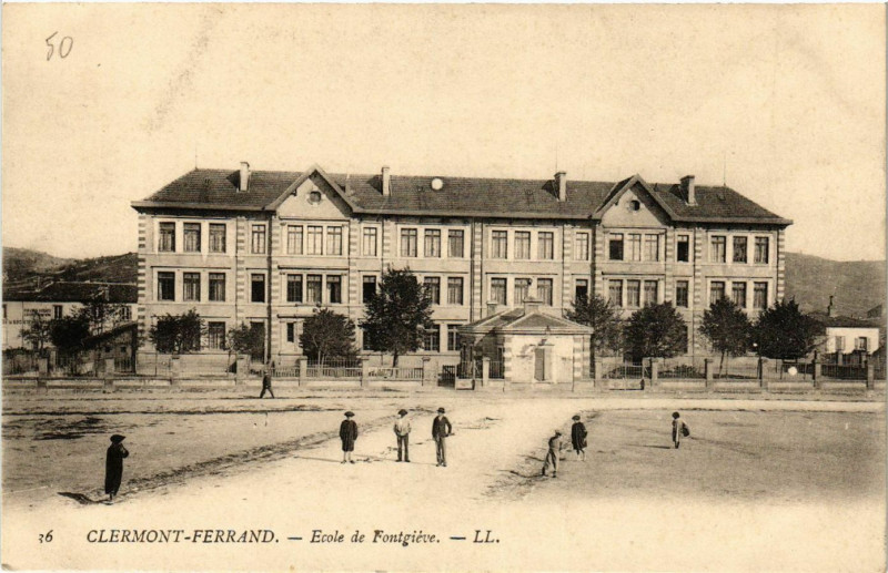 Carte postale ancienne Clermont-Ferrand Ecole de Fontgieve à Clermont-Ferrand