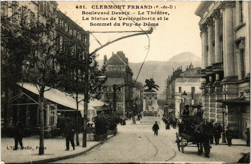 Carte postale ancienne Clermont-Ferrand Boulevard Desaix Le Theatre à Clermont-Ferrand