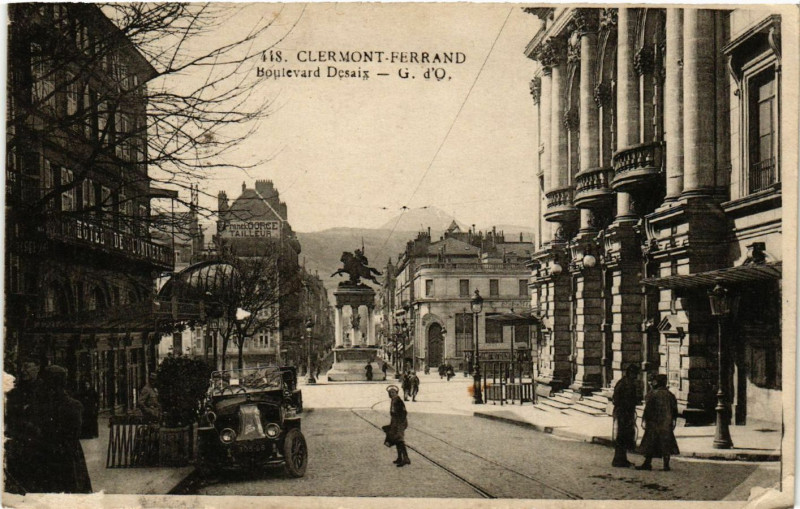 Carte postale ancienne Clermont-Ferrand Boulevard Desaix à Clermont-Ferrand