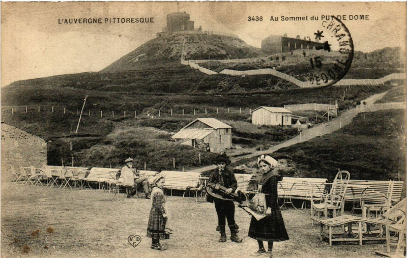 Carte postale ancienne Au Sommet du Puy-de-Dome