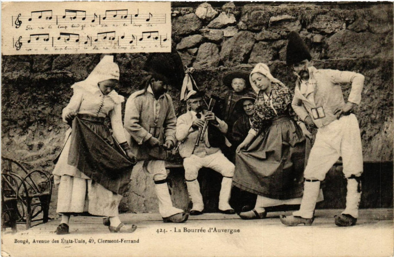 Carte postale ancienne Types La Bourre d'Auvergne