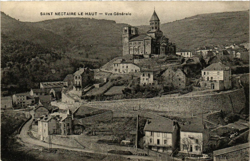 Carte postale ancienne Saint-Nectaire-le-Haut - vue générale à Saint-Nectaire