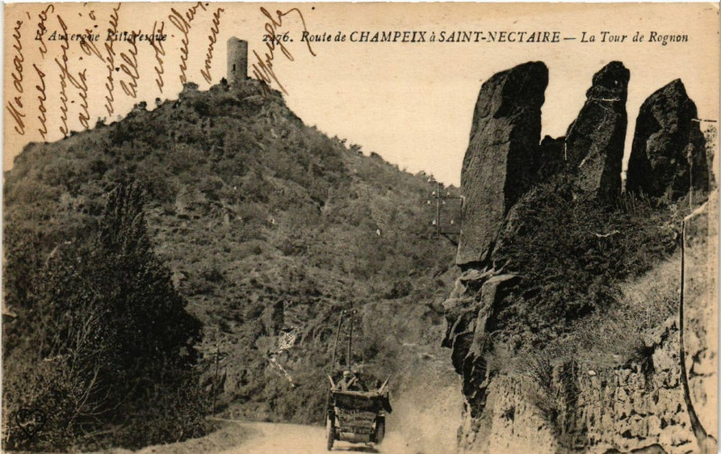 Carte postale ancienne Route de Champeix a St-Nectaire - La Tour de Rognon à Champeix