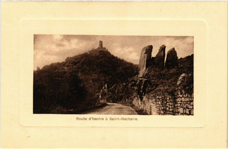 Carte postale ancienne Route d'Issoire a Saint-Nectaire à Issoire