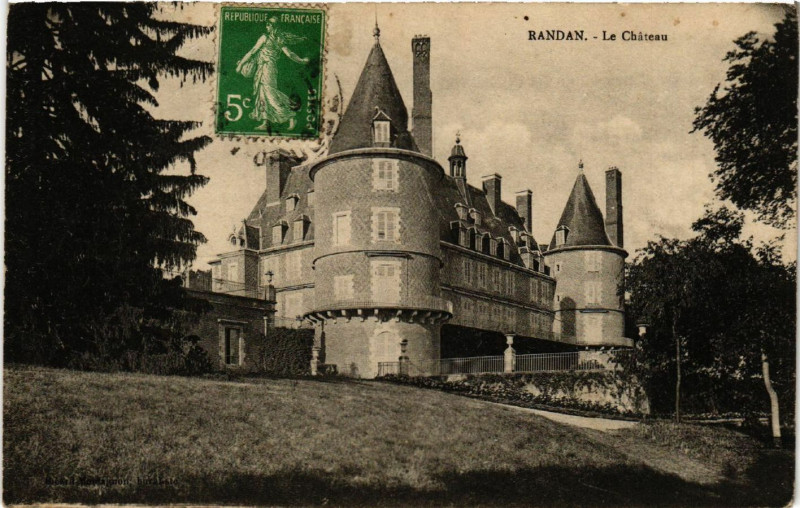 Carte postale ancienne Randan Le Chateau à Randan