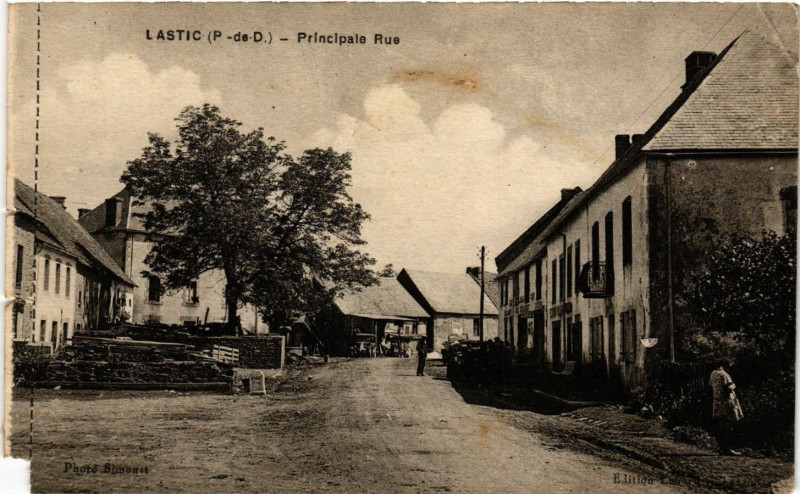Carte postale ancienne Lastic Principale rue à Lastic