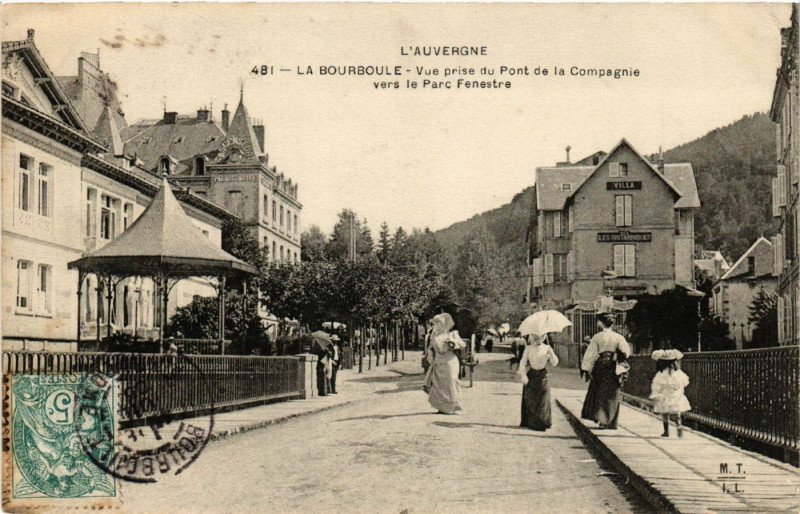 Carte postale ancienne La Bourboule Vue prise du Pont de la Compagnie ver le Parc Fenestre à La Bourboule