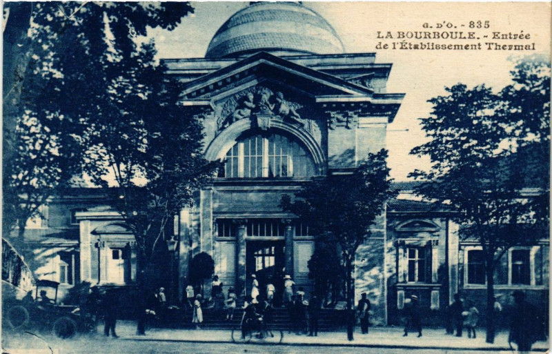 Carte postale ancienne La Bourboule Etrée de l'Etabl. THERMal à La Bourboule