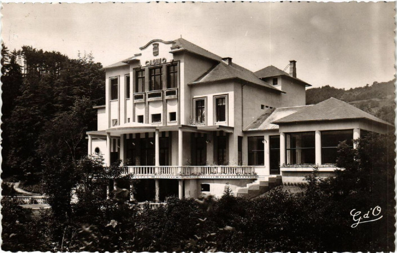 Carte postale ancienne L'Auvergne Saint-Nectaire Le nouveau Casino à Saint-Nectaire