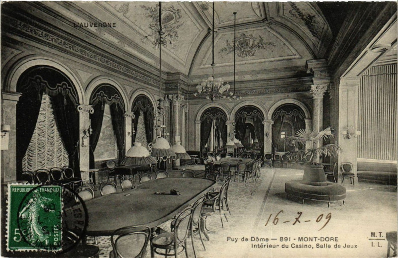Carte postale ancienne L'Auvergne Mont-Dore Interieur du Casino Salle de Jeux à Mont-Dore