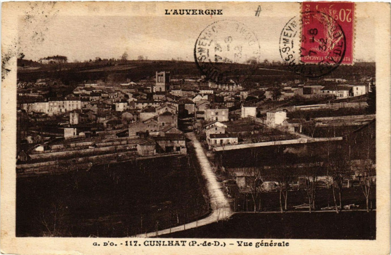 Carte postale ancienne L'Auvergne Cunlhat vue générale à Cunlhat