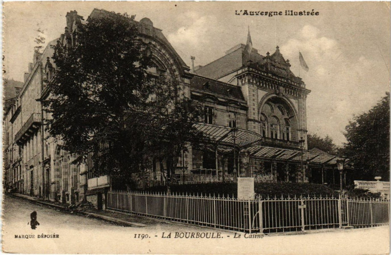 Carte postale ancienne L 'Auvergne Illustrée La Bourboule Le Casino à La Bourboule