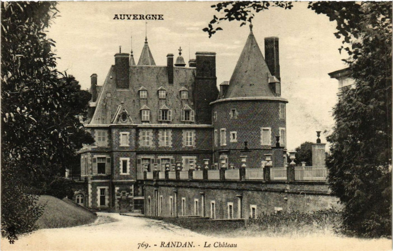 Carte postale ancienne Auvergne Randan Le Chateau à Randan