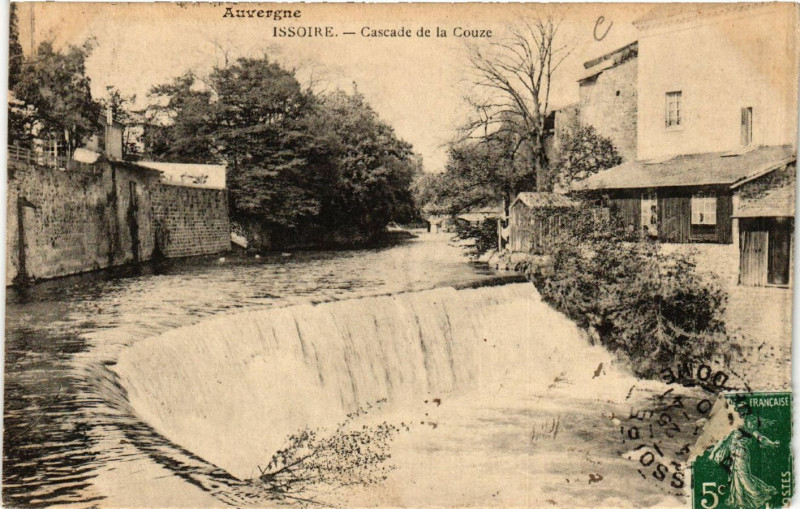 Carte postale ancienne Auvergne Issoire Cascade de la Couze à Issoire