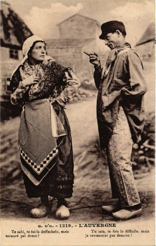 Carte postale ancienne Types L'Auvergne