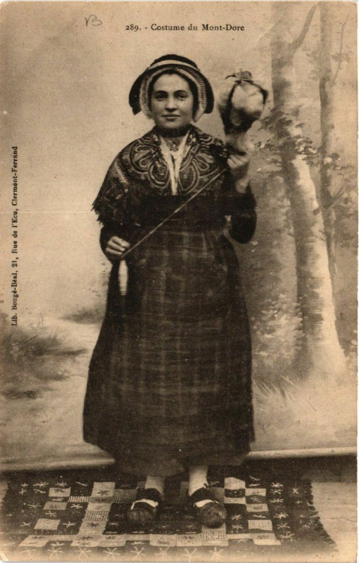 Carte postale ancienne Types Costume du Mont-Dore à Mont-Dore