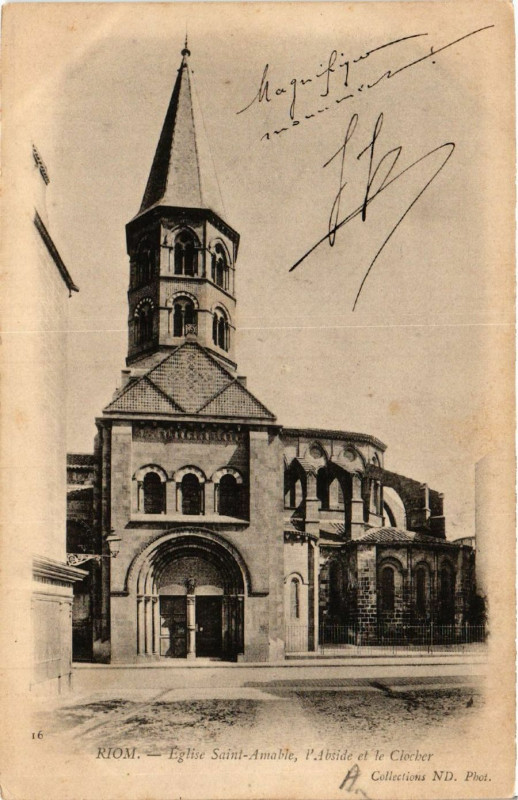 Carte postale ancienne Riom Eglise St-Amable l'Abside et le Clocher à Riom
