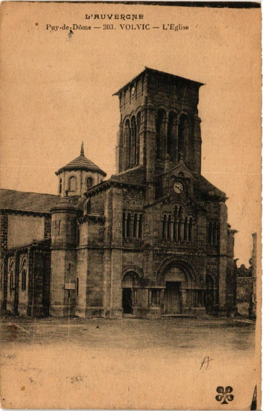 Carte postale ancienne L'Auvergne Volvic L'Eglise à Volvic