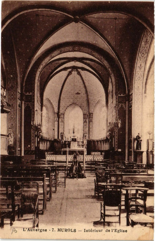 Carte postale ancienne L'Auvergne Murols Interieur de l'Eglise à Murol