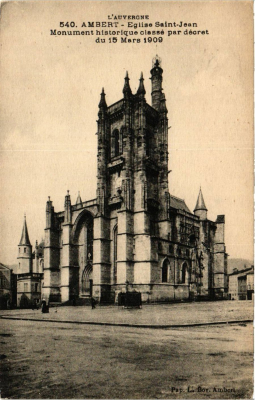 Carte postale ancienne L'Auvergne Ambert Eglise St-Jean à Ambert
