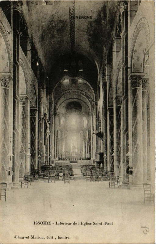Carte postale ancienne Issoire Interieur de l'Eglise St-Paul à Issoire
