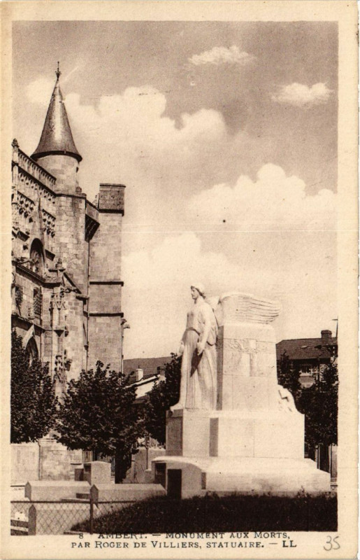 Carte postale ancienne Ambert Monuments aux Morts à Ambert