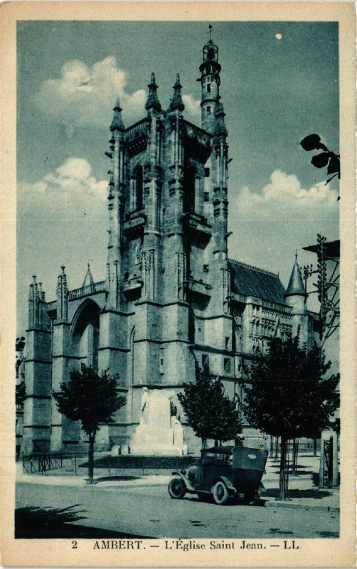 Carte postale ancienne Ambert Eglise St-Jean à Ambert