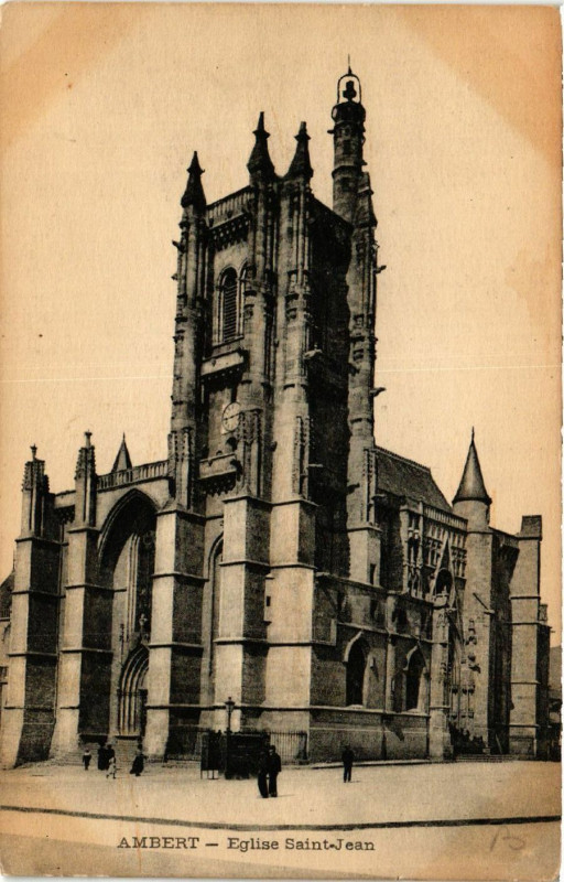 Carte postale ancienne Ambert Eglise St-Jean à Ambert
