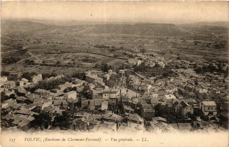 Carte postale ancienne Volvic vue générale à Volvic