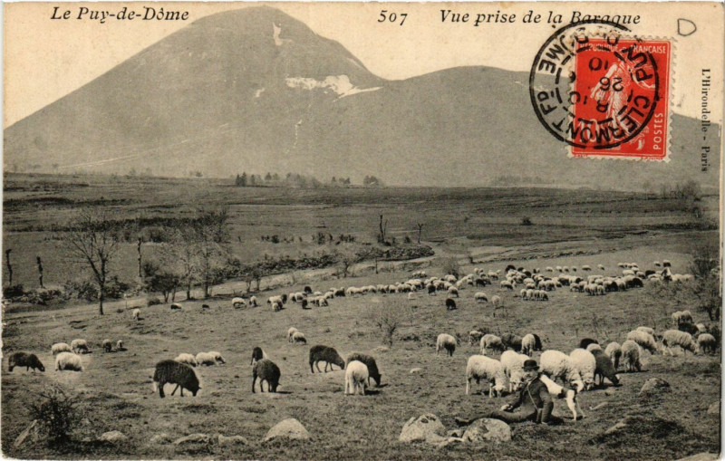 Carte postale ancienne Le Puy-de-Dome Vue prise de la Baraque à Ris
